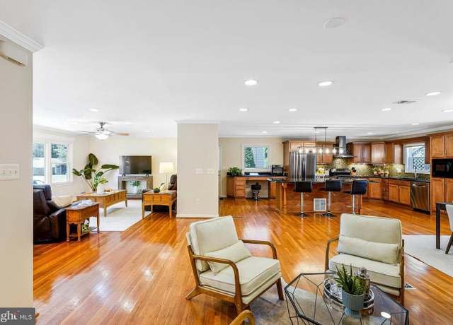 Property at 106 Yeonas Dr SE, Vienna, VA 22180, 5 beds, 4 baths
