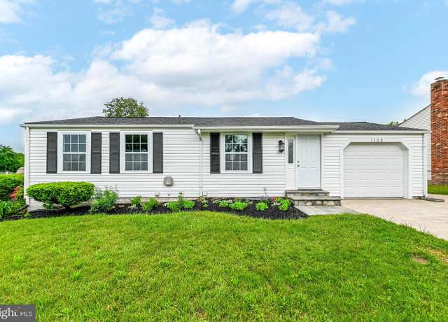 Property at 1308 E Beech Rd, Sterling, VA 20164, 5 beds, 2 baths
