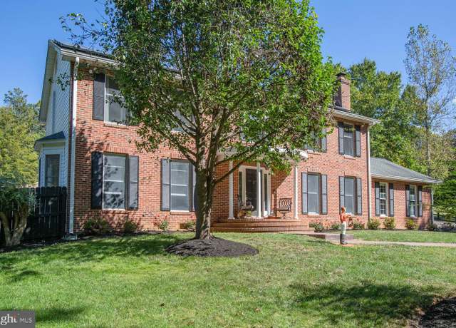Property at 1000 Queen Anne Dr, Fredericksburg, VA 22406, 4 beds, 2.5 baths