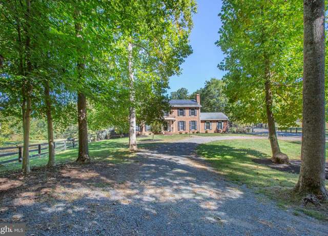 Property at 1000 Queen Anne Dr, Fredericksburg, VA 22406, 4 beds, 2.5 baths