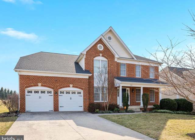 Property at 903 Crestview Ter, Winchester, VA 22601, 4 beds, 3.5 baths