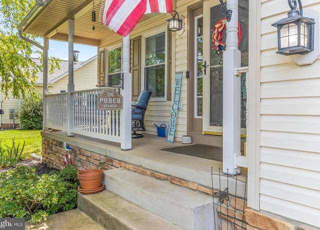 Property at 71 Spyglass Hill Dr, Charles Town, WV 25414, 4 beds, 2.5 baths