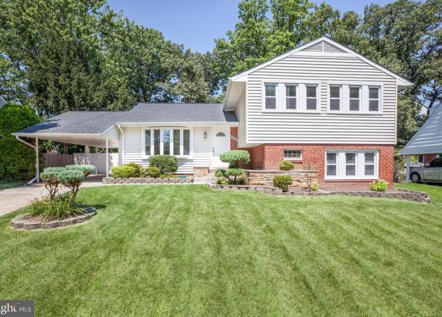 Property at 5820 Runford Dr, New Carrollton, MD 20784, 3 beds, 2.5 baths