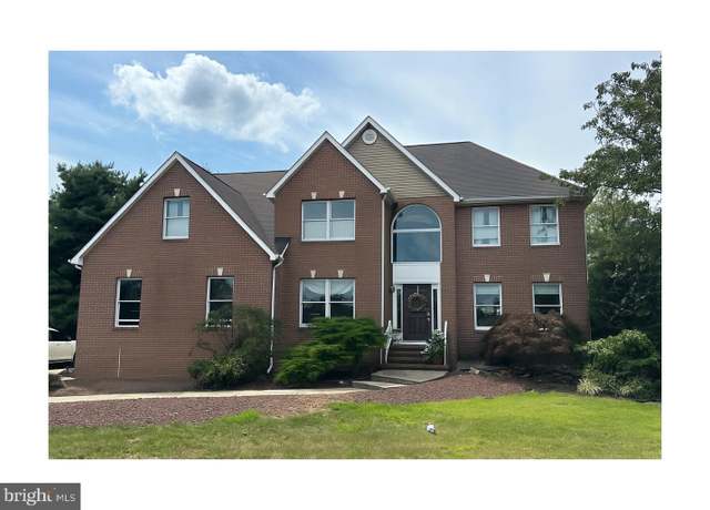 Property at 576 Provinceline Rd, Allentown, NJ 08562, 4 beds, 2.5 baths