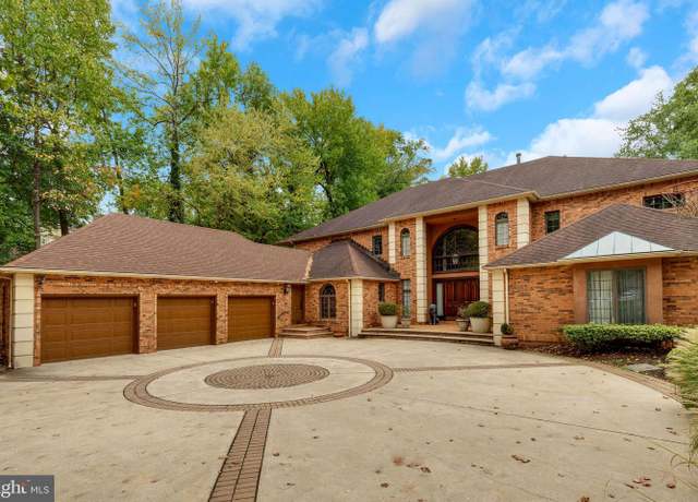 Property at 30 Southwood Dr, Cherry Hill, NJ 08003, 6 beds, 6 baths