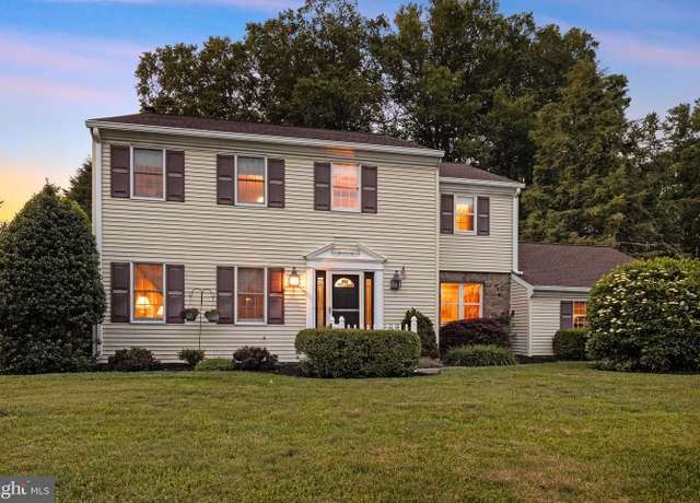 Property at 111 Briarwood Dr, Southampton, PA 18966, 4 beds, 2.5 baths