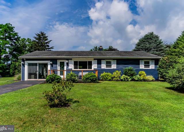 Property at 12 South Rd, Mechanicsburg, PA 17050, 3 beds, 3 baths