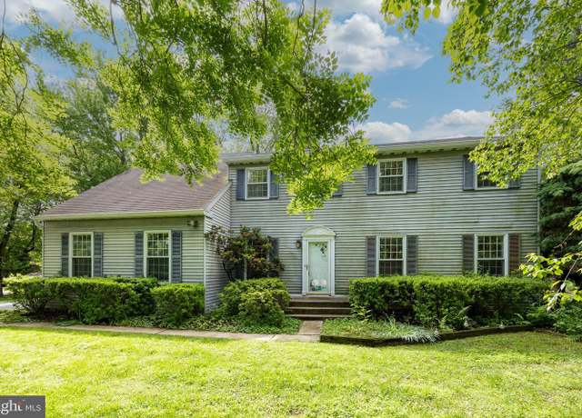 Property at 2256 Georgetown Dr, Malvern, PA 19355, 5 beds, 2.5 baths