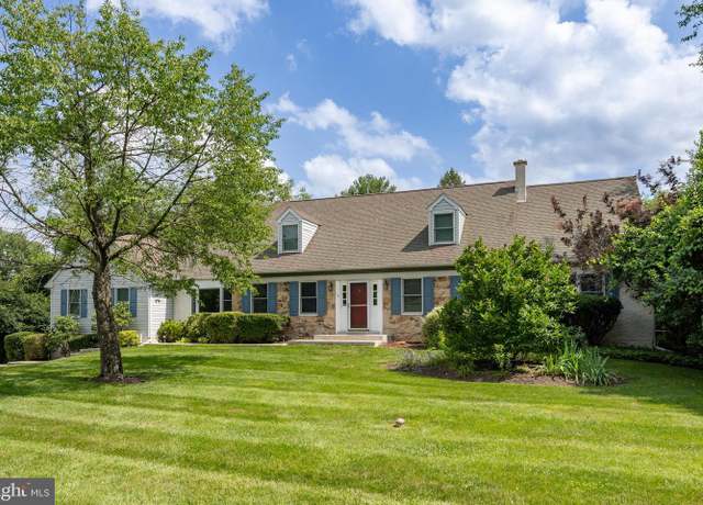 Property at 10 Long Dr, Downingtown, PA 19335, 4 beds, 2.5 baths