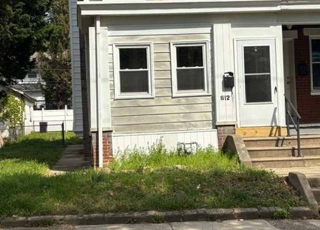 Property at 812 E 18th St, Chester, PA 19013, 4 beds, 2 baths