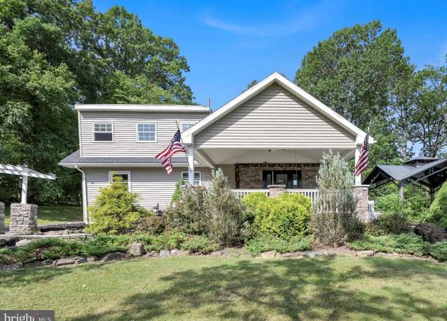 Property at 425 Mohave Dr, Auburn, PA 17922, 3 beds, 3 baths