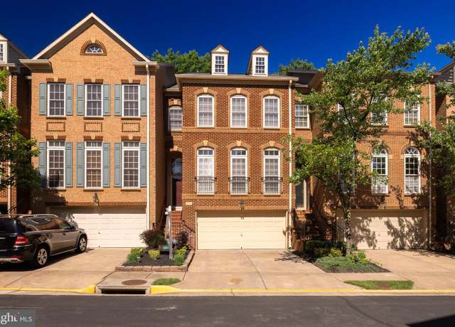 Property at 7144 Point Replete Cir, Fort Belvoir, VA 22060, 3 beds, 3.5 baths
