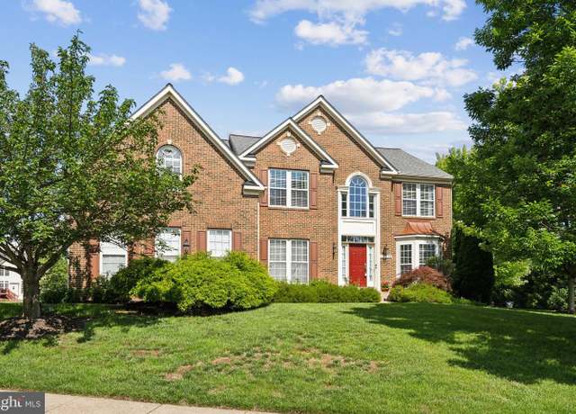 Property at 14216 Sharpshinned Dr, Gainesville, VA 20155, 4 beds, 3.5 baths