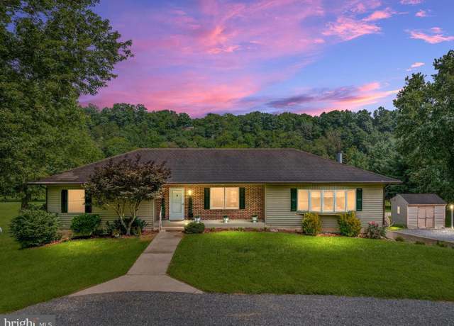 Property at 861 Battlefield Bluff Dr, New Market, VA 22844, 4 beds, 3.5 baths