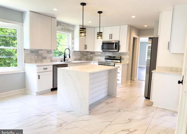 Property at 1002 Potomac Dr, Stafford, VA 22554, 6 beds, 4.5 baths