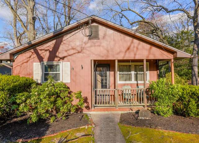 Property at 51 Highland Ave, Clementon, NJ 08021, 3 beds, 1.5 baths