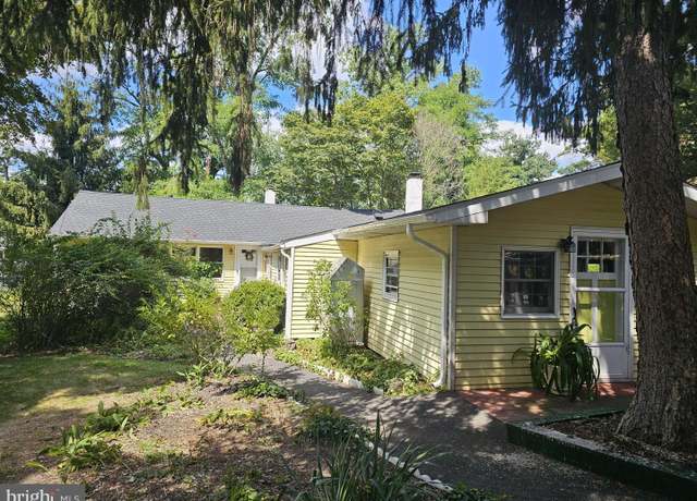 Property at 249 Princeton Ave, Hamilton, NJ 08619, 3 beds, 2 baths