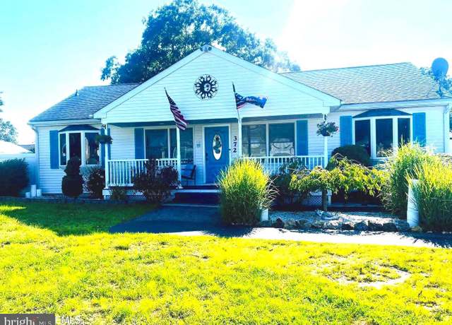 Property at 372 Nautilus Dr, Manahawkin, NJ 08050, 3 beds, 3 baths