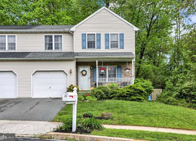 Property at 17 Mohnton Lawn Ct, Mohnton, PA 19540, 3 beds, 2.5 baths