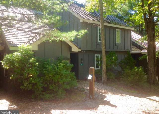 Property at 40 Alpine, Lake Harmony, PA 18624, 2 beds, 1.5 baths