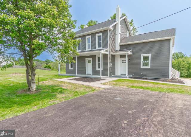 Property at 3000 Schoolhouse Rd, Dover, PA 17315, 5 beds, 3 baths