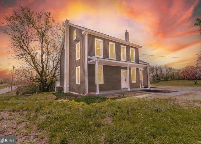 Property at 3000 Schoolhouse Rd, Dover, PA 17315, 5 beds, 3 baths