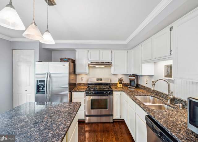 Property at 14653 Winterfield Dr, Centreville, VA 20120, 3 beds, 3.5 baths