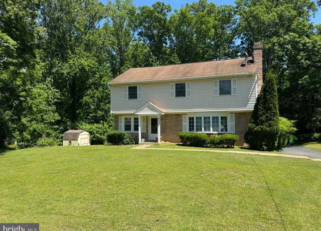 Property at 3901 Glenbrook Rd, Fairfax, VA 22031, 4 beds, 4 baths