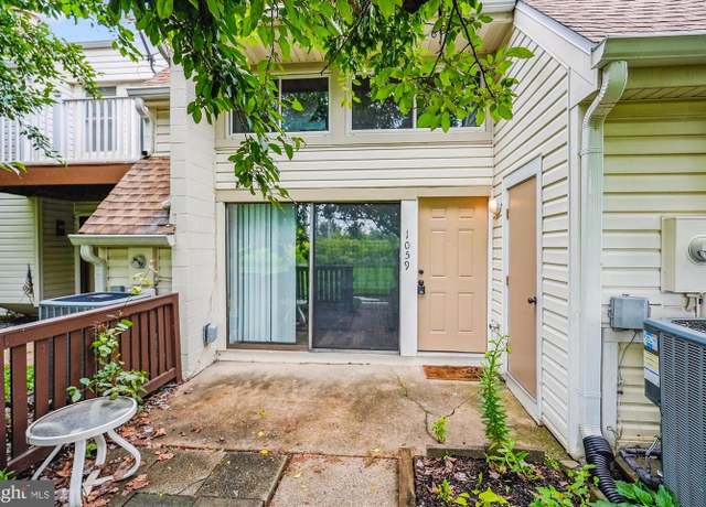 Property at 1059 Warwick Ct, Sterling, VA 20164, 1 bed, 1.5 baths