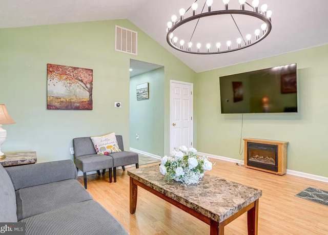 Property at 4 Brumback Ave, Luray, VA 22835, 3 beds, 2 baths
