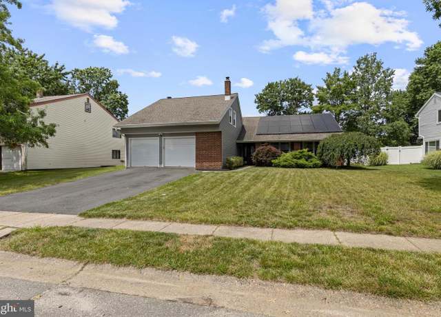 Property at 17 Concord Rd, Marlton, NJ 08053, 5 beds, 3 baths