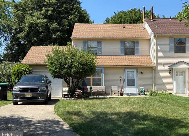 Property at 31 Hewitt Ln, Sicklerville, NJ 08081, 2 beds, 1.5 baths