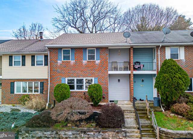 Property at 143 Vista Dr, Easton, PA 18042, 3 beds, 1.5 baths