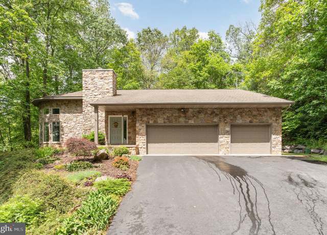 Property at 120 Aspen Dr, Dillsburg, PA 17019, 4 beds, 3 baths