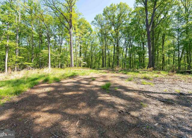 Property at 1000 Manning St, Great Falls, VA 22066