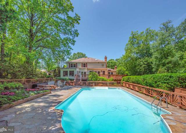 Property at 981 Old Holly Dr, Great Falls, VA 22066, 5 beds, 3.5 baths