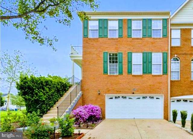 Property at 25488 Crossfield Dr, Chantilly, VA 20152, 3 beds, 2.5 baths