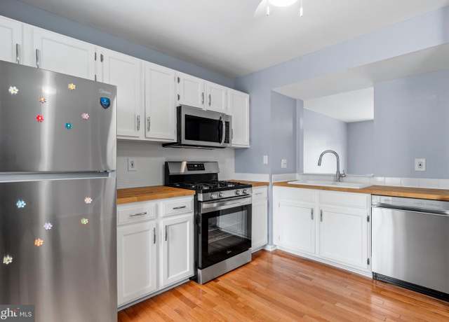 Property at 3066 Antrim Cir, Dumfries, VA 22026, 3 beds, 2.5 baths