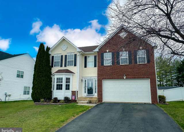 Property at 34 Fletcher Dr, Fredericksburg, VA 22406, 4 beds, 3.5 baths