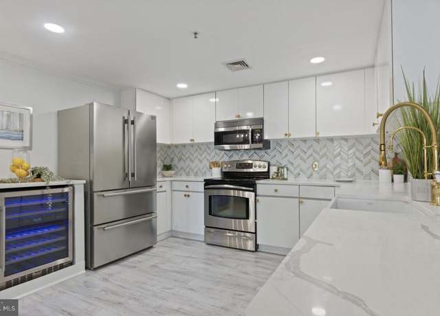 Property at 250 President St #600, Baltimore, MD 21202, 3 beds, 2 baths