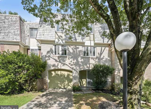 Property at 19033 Capehart Dr, Montgomery Village, MD 20886, 4 beds, 2.5 baths