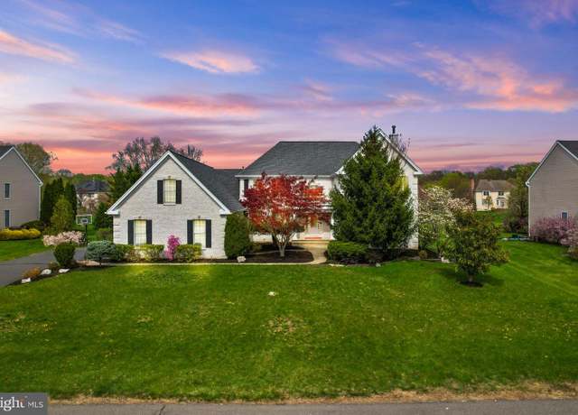 Property at 10 Barnyard Ct, Plainsboro, NJ 08536, 5 beds, 3.5 baths