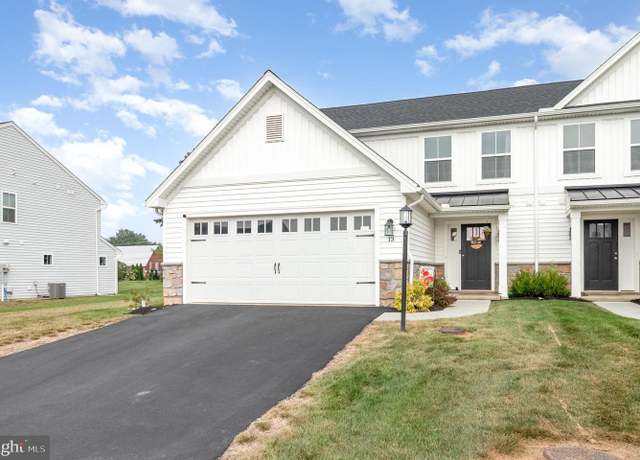 Property at 13 Shillington Ln, Carlisle, PA 17013, 3 beds, 2.5 baths