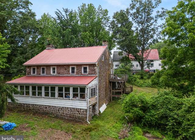 Property at 995 Cadmus Rd, Pottstown, PA 19465, 6 beds, 4 baths