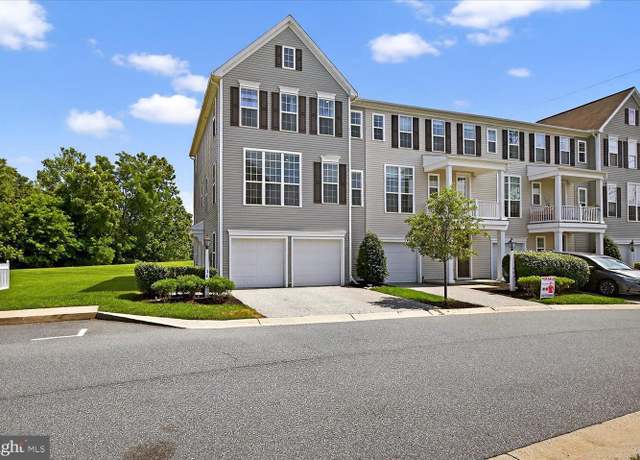 Property at 560 Fawn Ln, Hummelstown, PA 17036, 3 beds, 2.5 baths