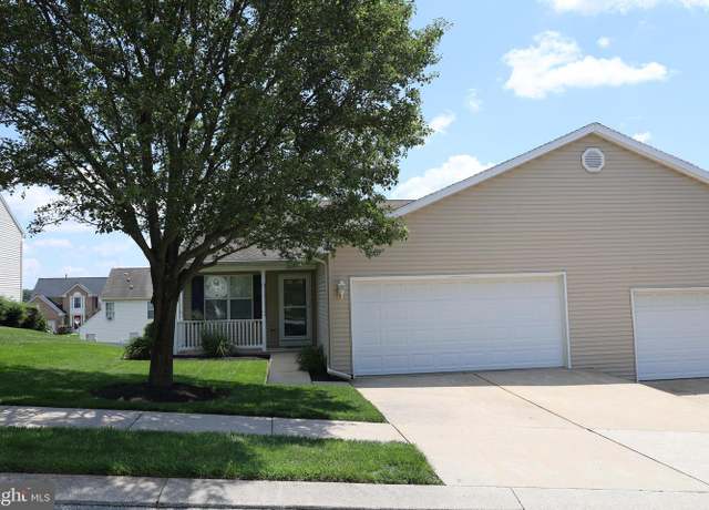 Property at 6823 Seneca Ridge Dr, York, PA 17403, 2 beds, 2 baths