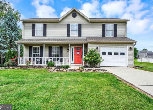Property at 3135 Balsa St, York, PA 17404, 4 beds, 2.5 baths