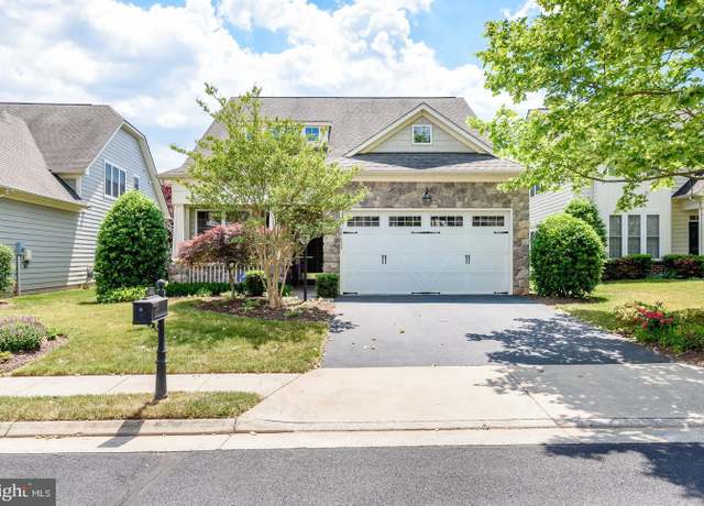 Property at 20623 Golden Ridge Dr, Ashburn, VA 20147, 3 beds, 3 baths