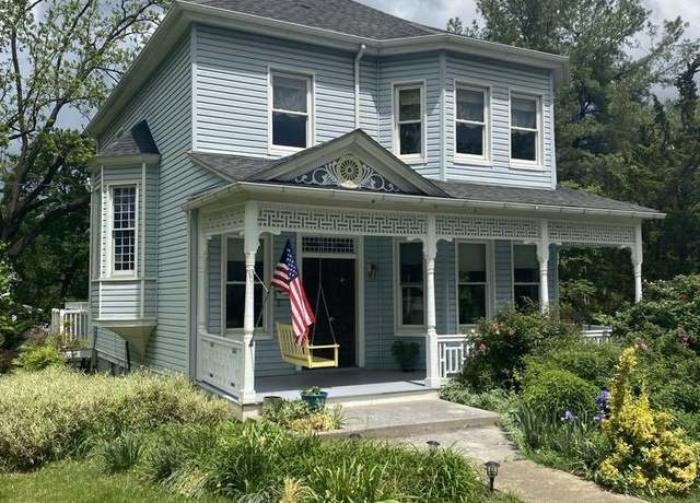 Property at 131 W Stonewall Dr, Front Royal, VA 22630, 4 beds, 3.5 baths