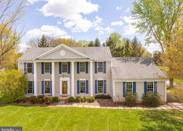 Property at 24 Steeple Chase Dr, Shenandoah Junction, WV 25442, 4 beds, 2.5 baths